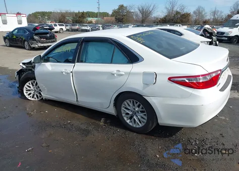 2016 Toyota Camry Le z USA, uszkodzony, nr VIN 4T1BF1FK6GU189127